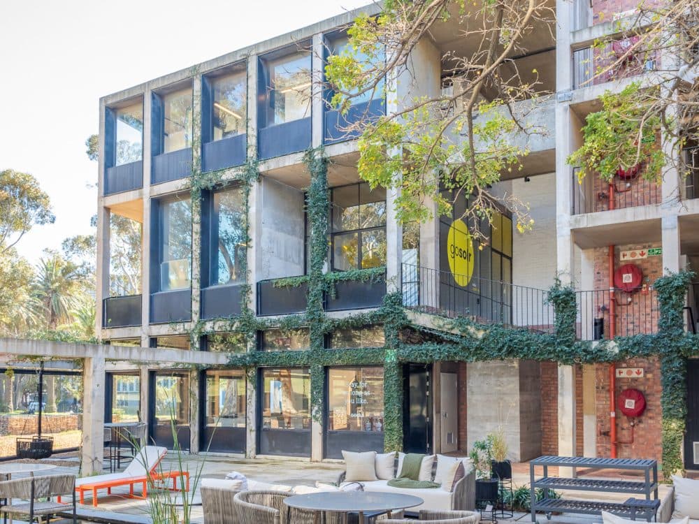 815m² Office space to let in Woodstock