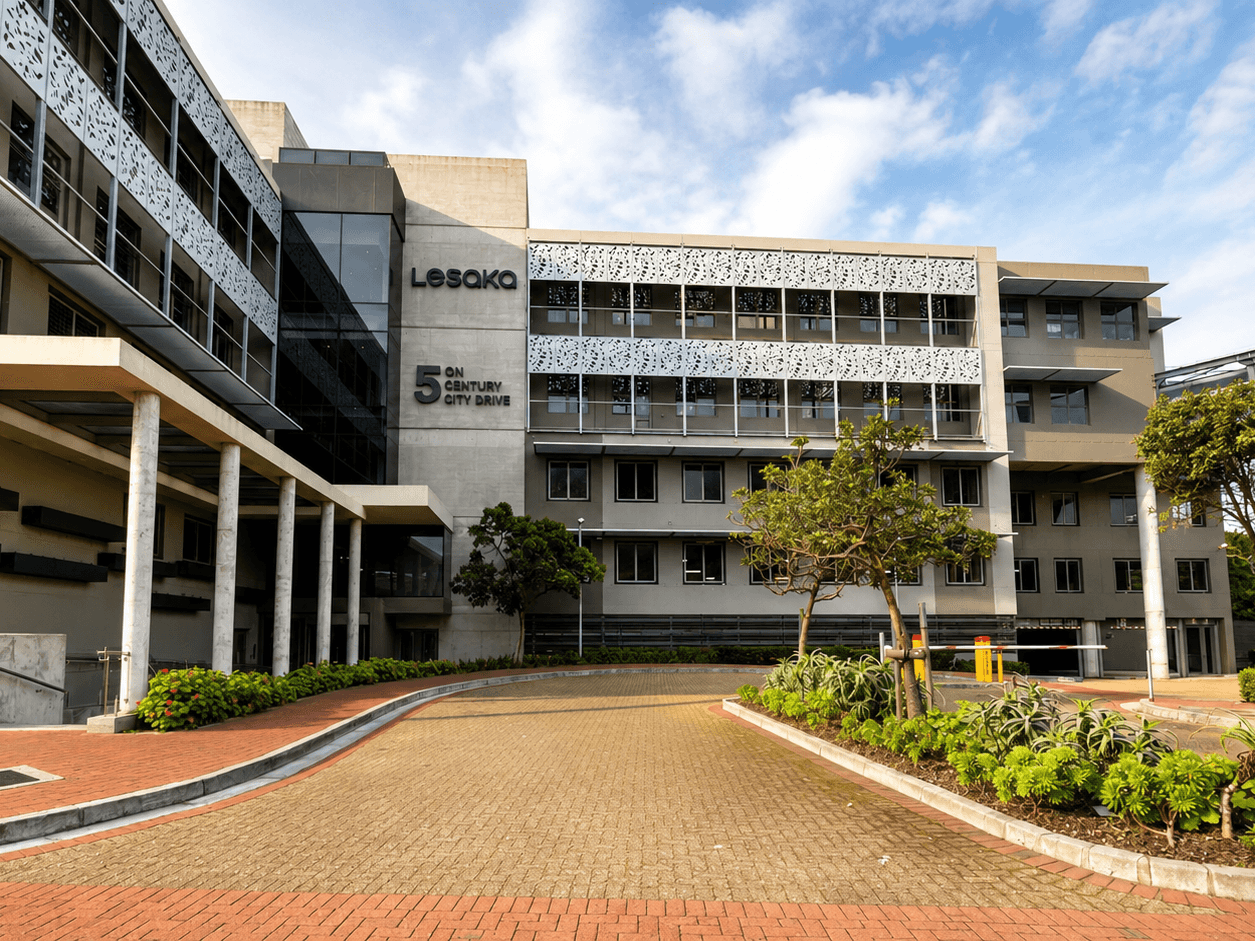 1640m² Office space available to let in 5 On Century City Drive, Century City, Milnerton.